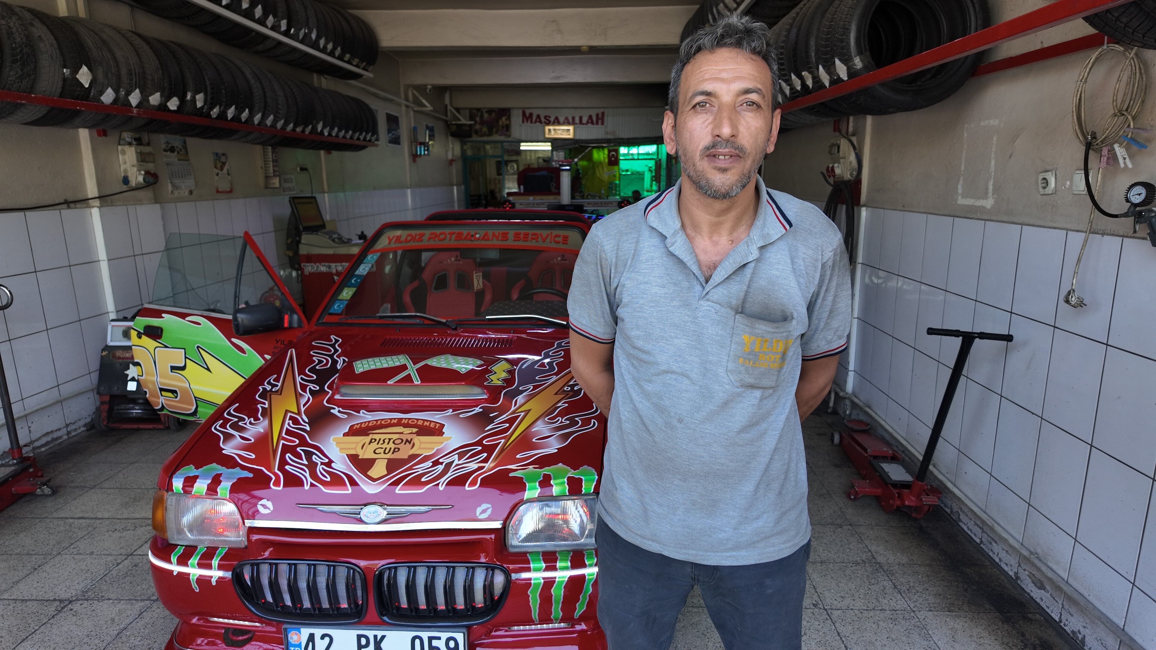 Çocukluk Hayalini Gerçeğe Dönüştürdü Aracını Şimşek Mcqueen'e Çevirdi (3)