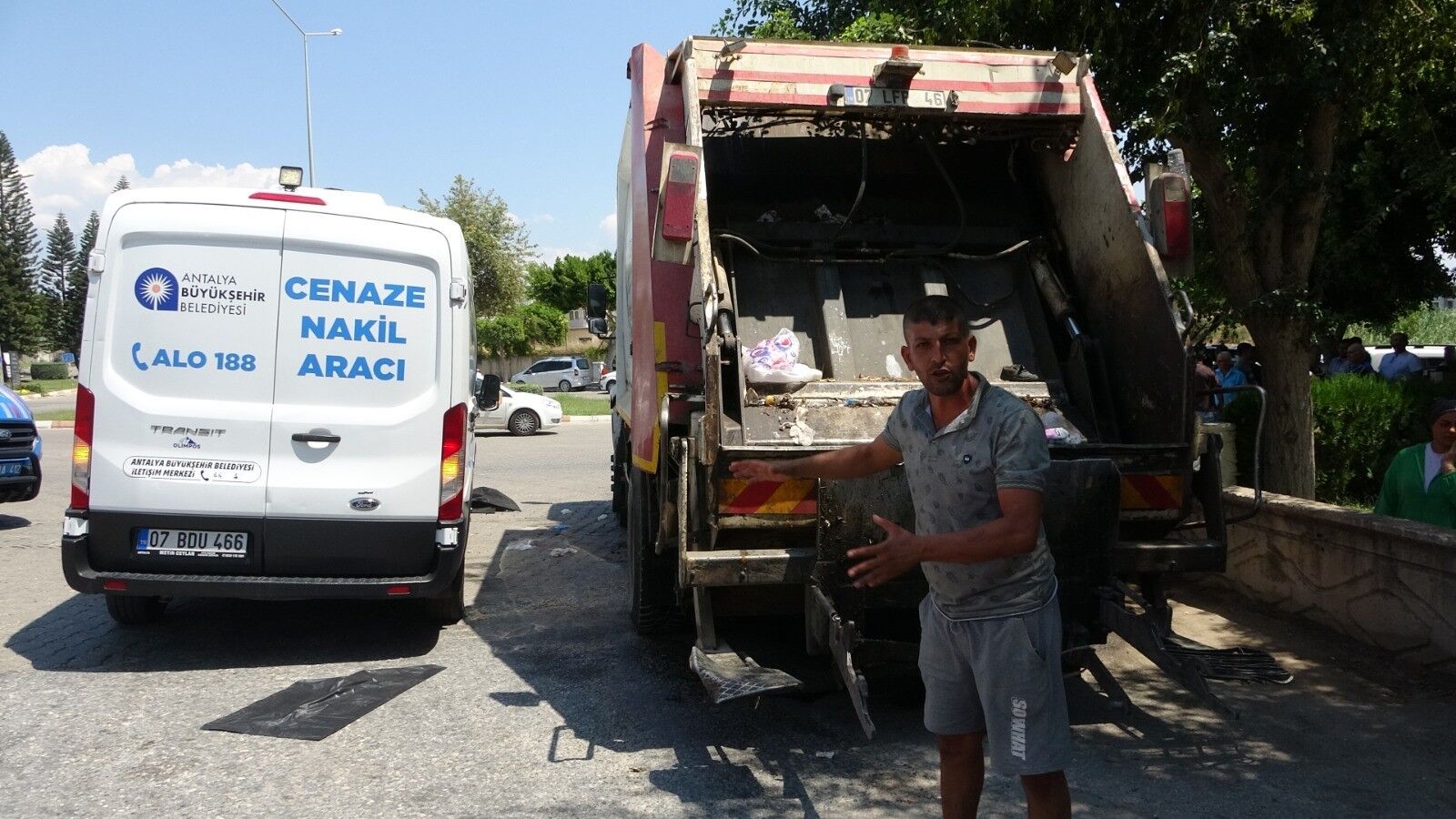 Çöp Kamyonunun Altında Kaldı! Manavgat’ta Temizlik Işçisi Hayatını Kaybetti (2)