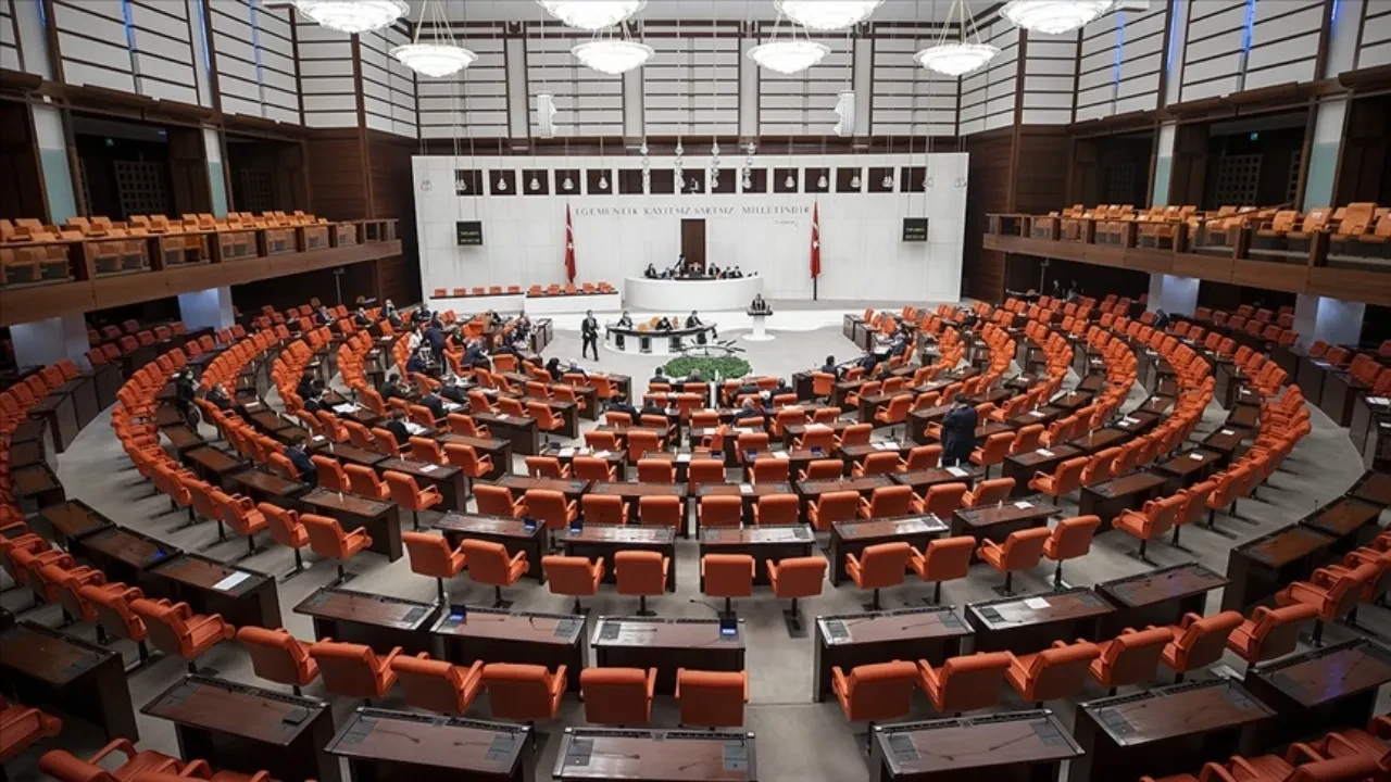 Evlilik Yemini Yasaklansin Ege Isimleri Efe Olsun Meclise Gelen Dilekceler Saskina Ce 3351112
