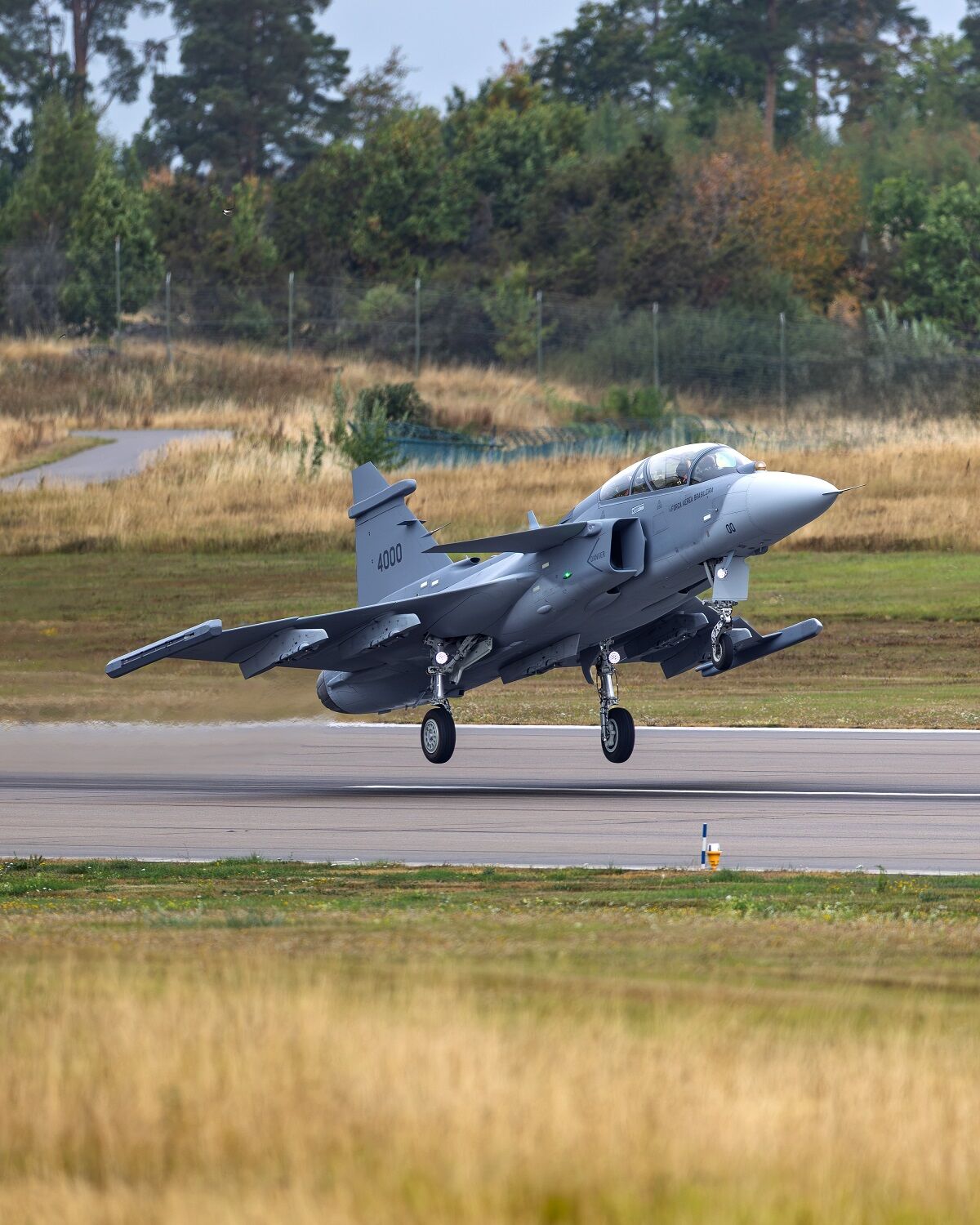 Gripen F Savaş Uçağı Saab Isveç Brezilya Iki Kişilik Eğitim-1