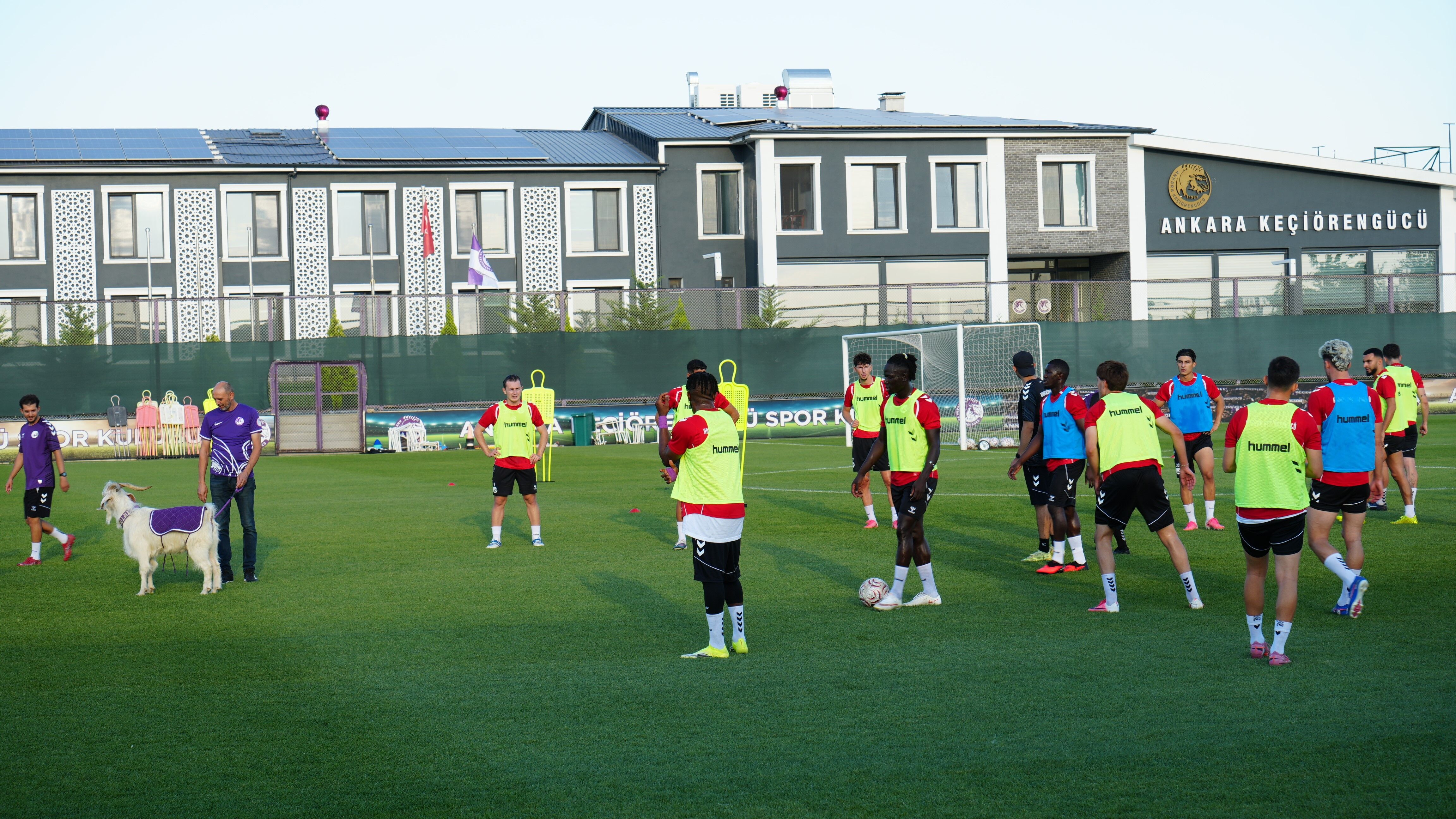 Keçiörengücü’nün Yeni Maskotu Tiftik Sahaya Çıkıyor! (3)