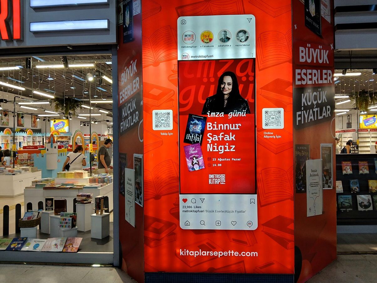 Kızılay Metro Kitap Fuarı Binnur Şafak Nigiz İmza Günü (1)