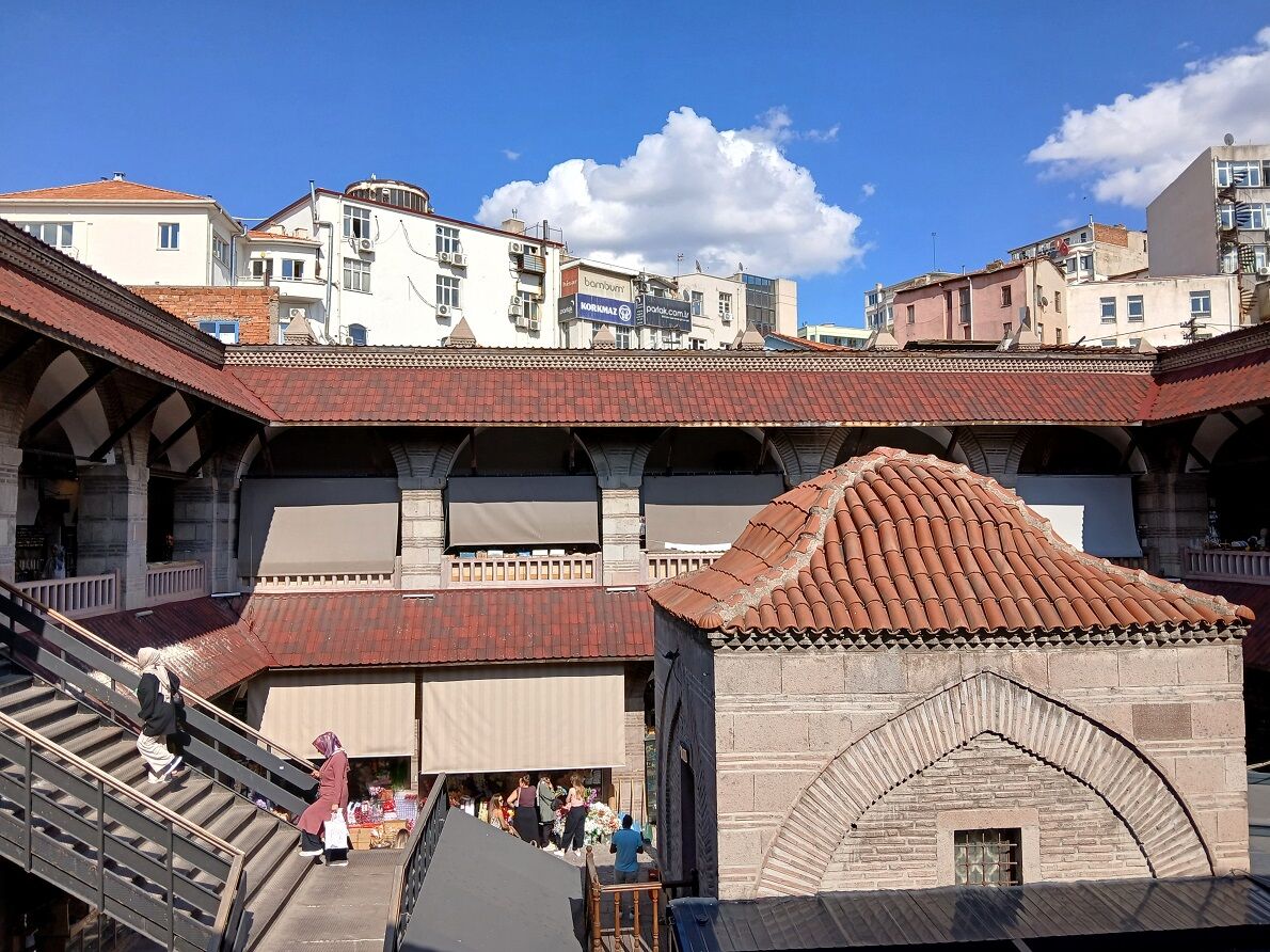 Vakıf Suluhan Çarşısı Tarihi Ulus Kent Merkezi (1)