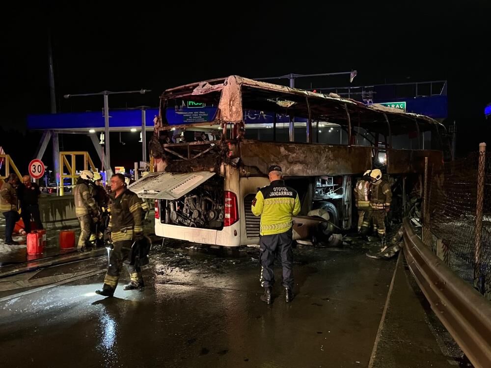 Kuzey Marmara Otoyolu'nda feci kaza: Alev alan otobüste 2 kişi hayatını kaybetti!