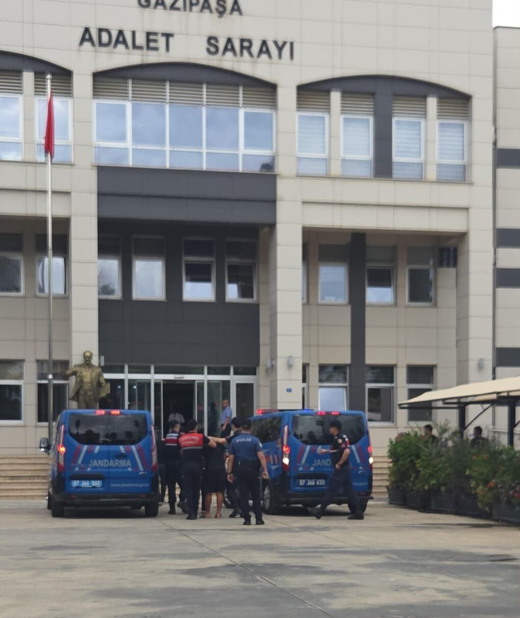 Parkta polis ve veteriner hekime saldırı: 3 şüpheli tutuklandı