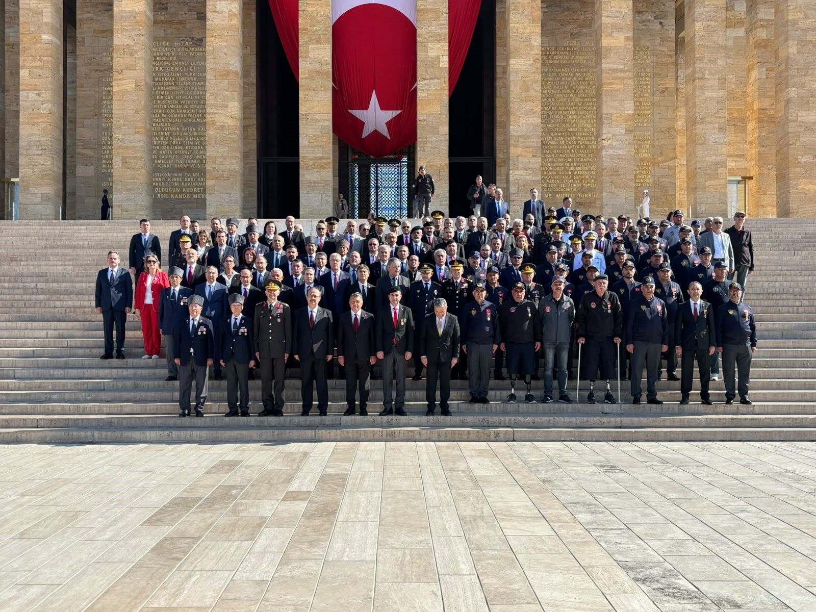 Ankara Valisi Yakup Canbolat Gaziler Günü’nde Anıtkabir’i ziyaret etti