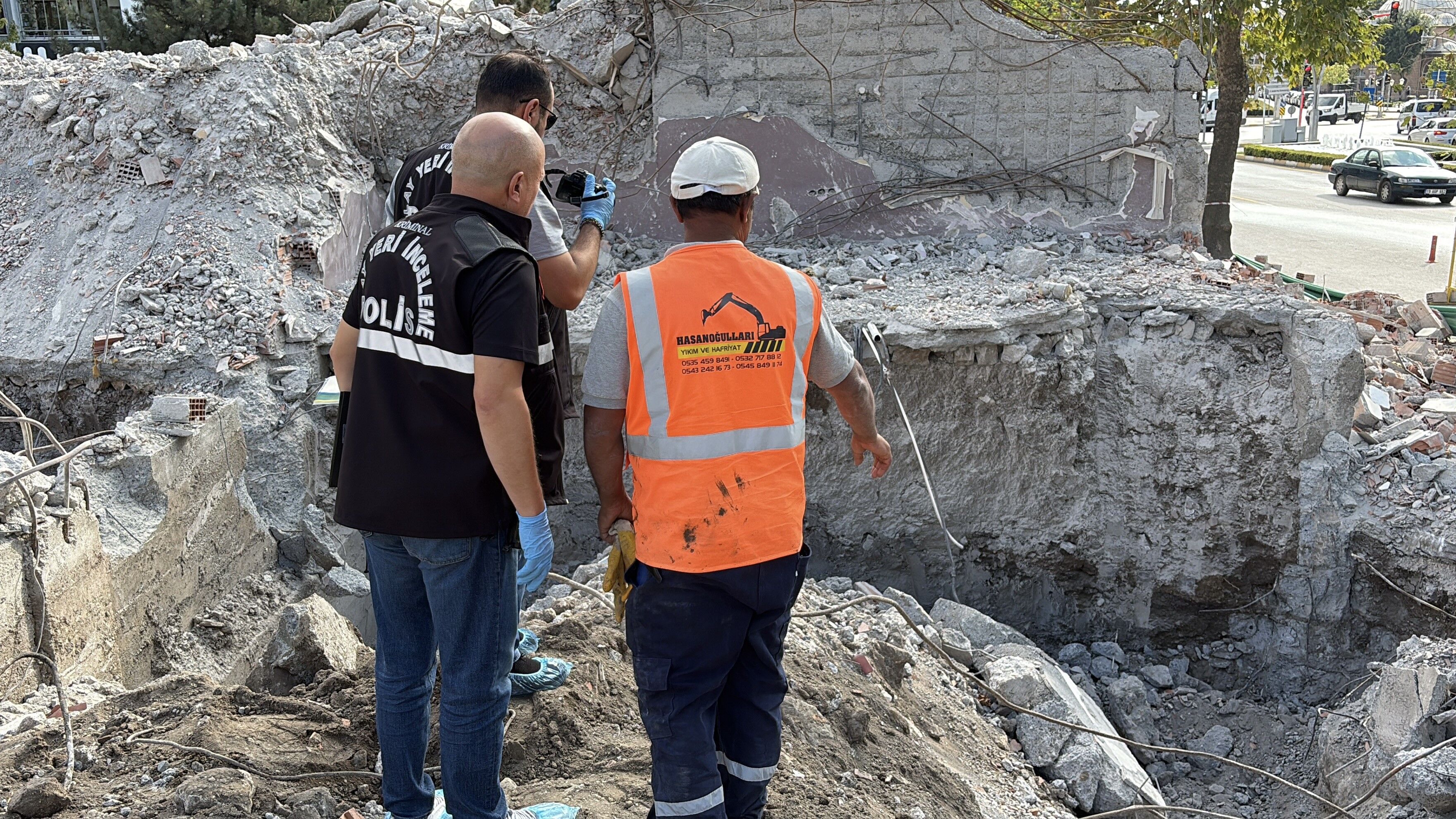Akılalmaz olay: Okulun yıkımı sırasında topraktan insan kafatası ve kemikler çıktı