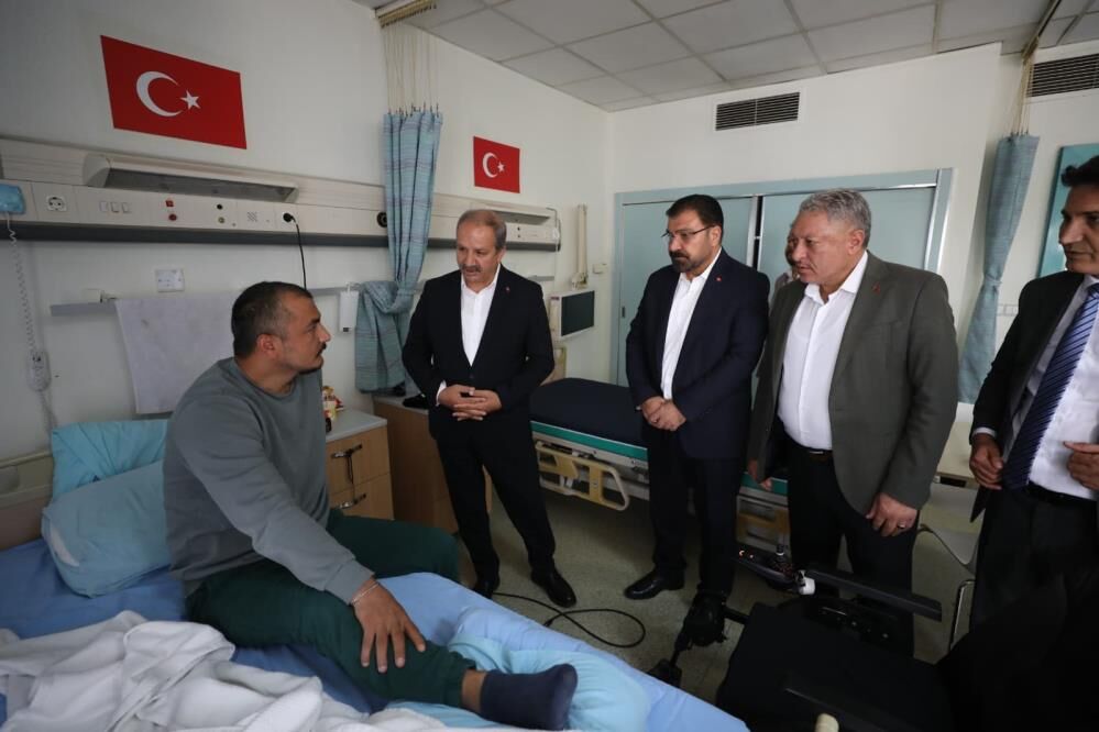 Ankara'da gazilere anlamlı ziyaret: Sağlık-Sen heyeti hastanede buluştu