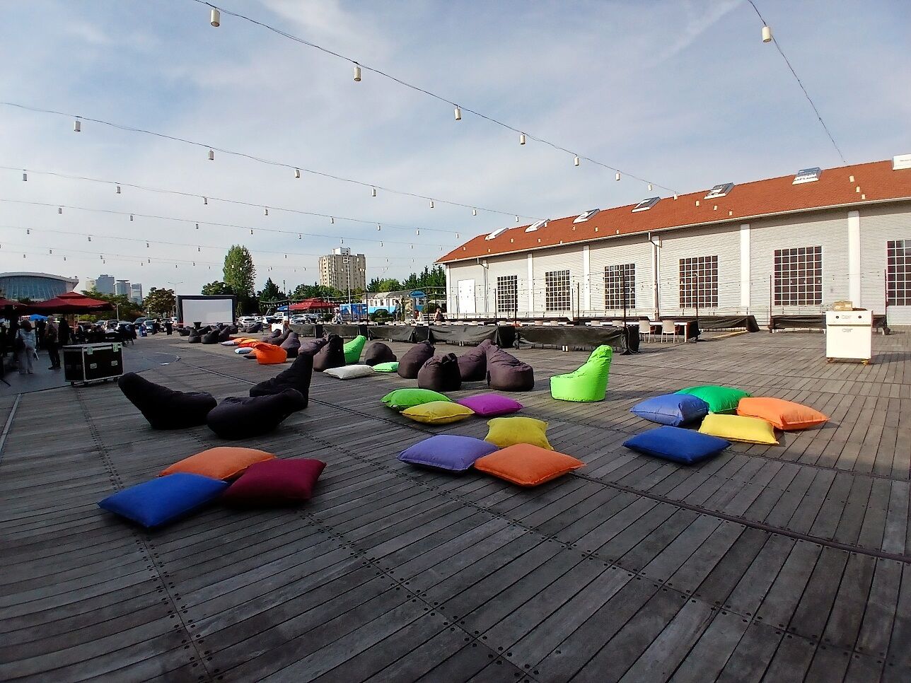 Ankara Cermodern Akşam Pazarı Ve Social Club