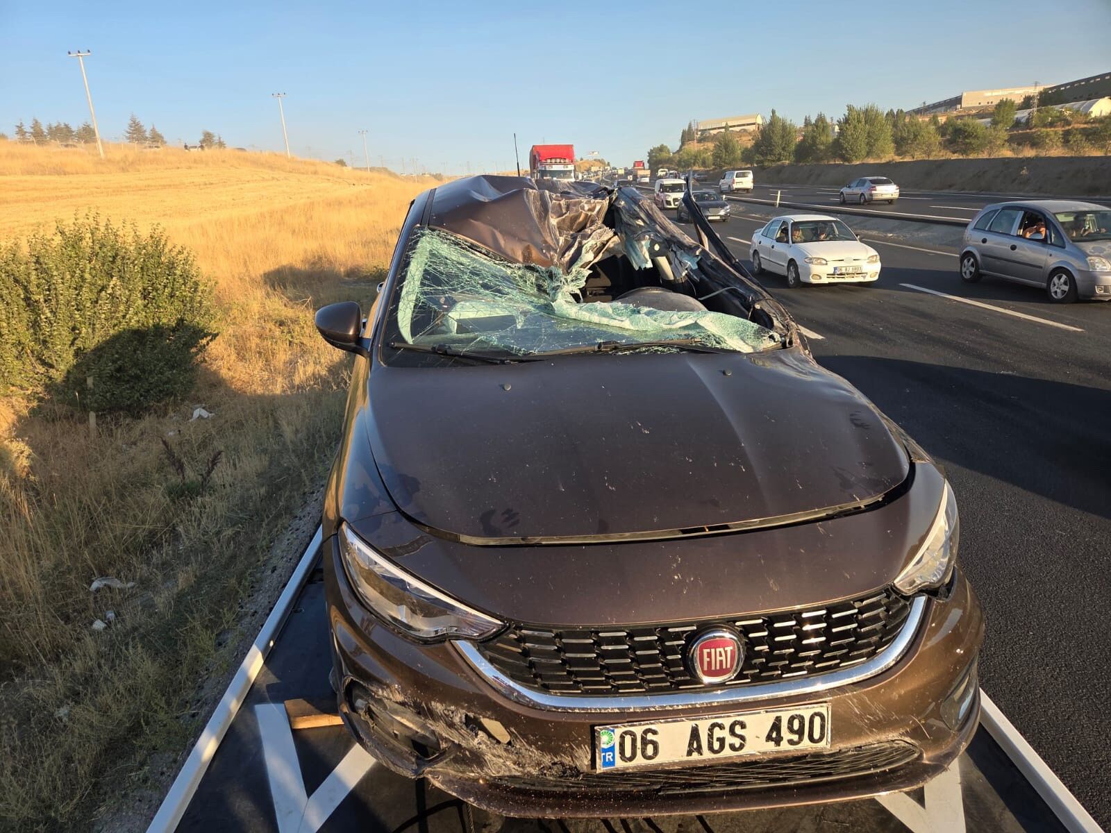 Ankara'da Kontrolden Çıkan Otomobil Dehşet Saçtı 1 Ölü, 7 Yaralı