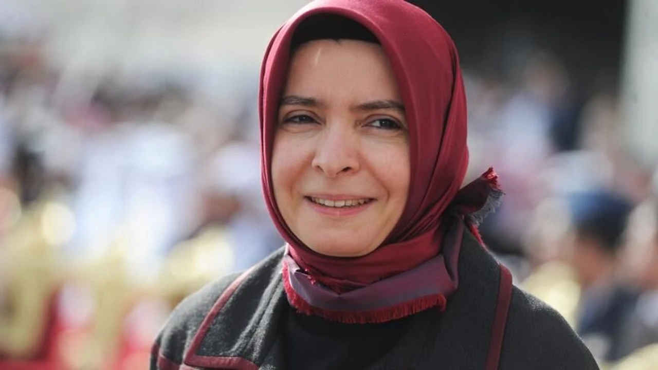 Ayse Hilal Sayan Koytak Kimdir Esi