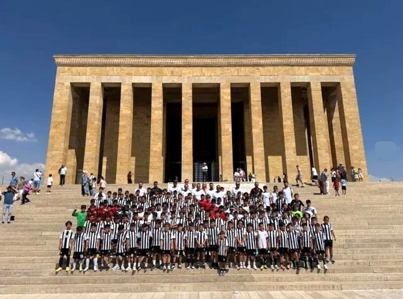 Beşiktaş Jk Futbol Okulları Anıtkabir Ziyaret Atatürk Iç Anadolu Bölge Turnuvası (1)