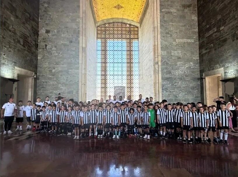 Beşiktaş Jk Futbol Okulları Anıtkabir Ziyaret Atatürk Iç Anadolu Bölge Turnuvası (2)