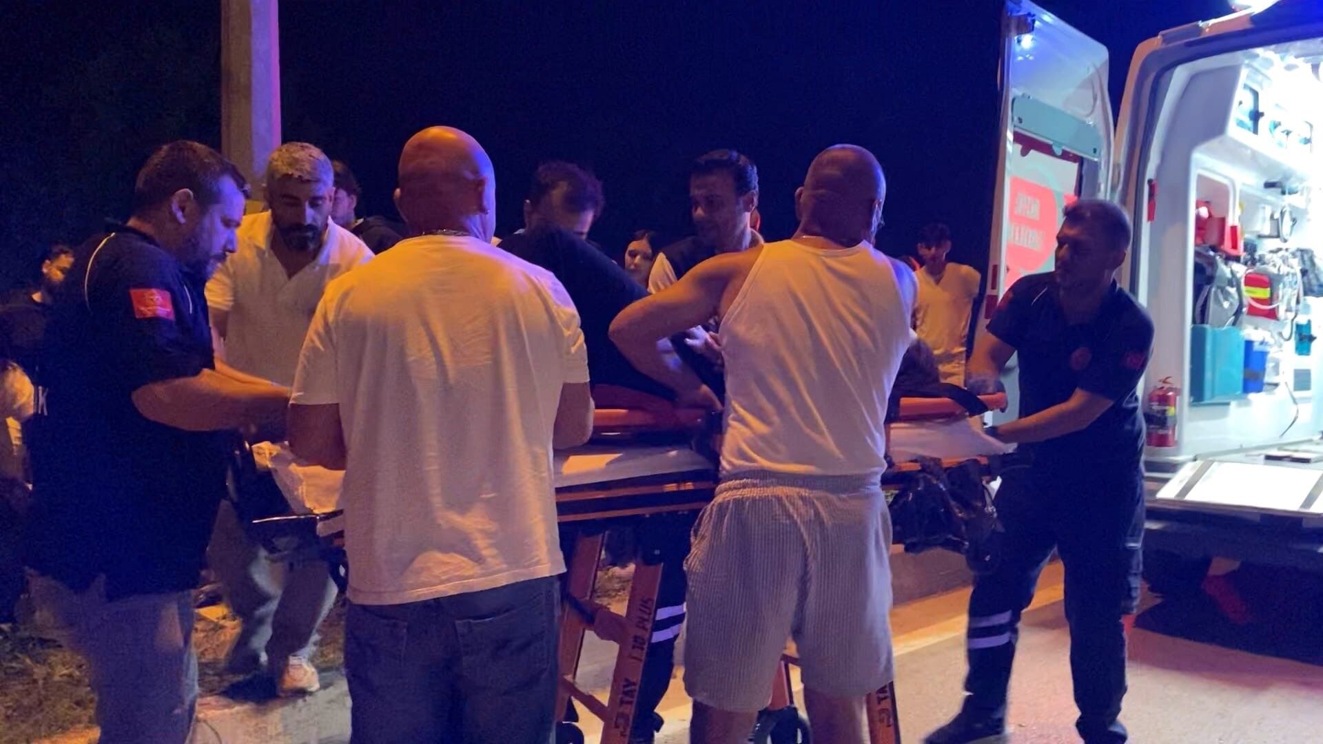 Bursa'da Gece Yarısı Korkutan Kaza! Otomobil Takla Atıp Ters Döndü (3)