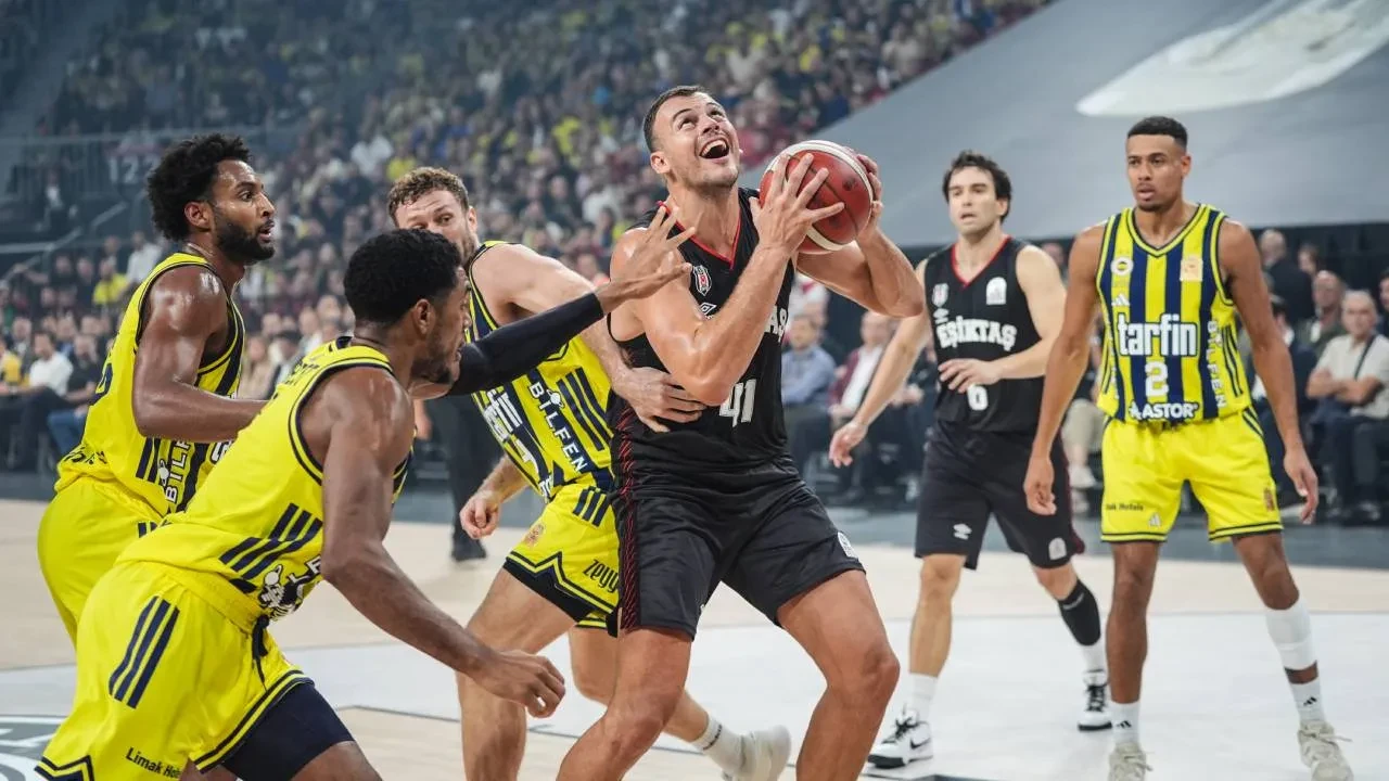 Dev Derbide Kazanan Fenerbahce Tarfin Sari Lacivertiller Besiktasi 72 59 Maglup Etti 3360918 202609222204 4