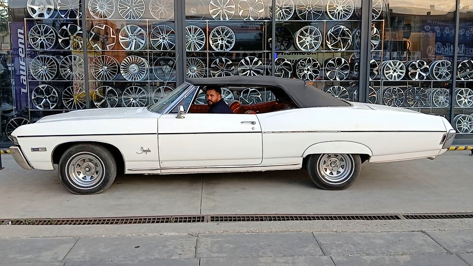 Durali Özkan Akok Klasik Otomobil Festivali Amerikan Chevrolet Impala