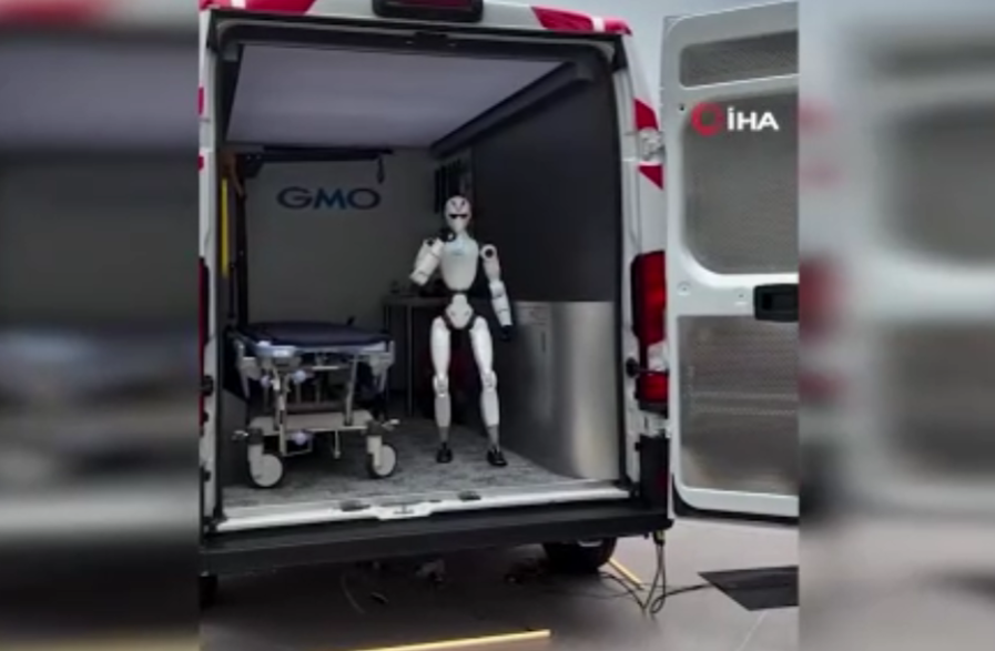 Robotların da ambulansı oldu! Japon şirketinden insansı robotlara mobil servis