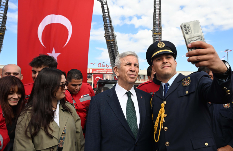 Ankara İtfaiyesi'nde 100 personel için yemin töreni: Hedef 2027'de 55 istasyon!