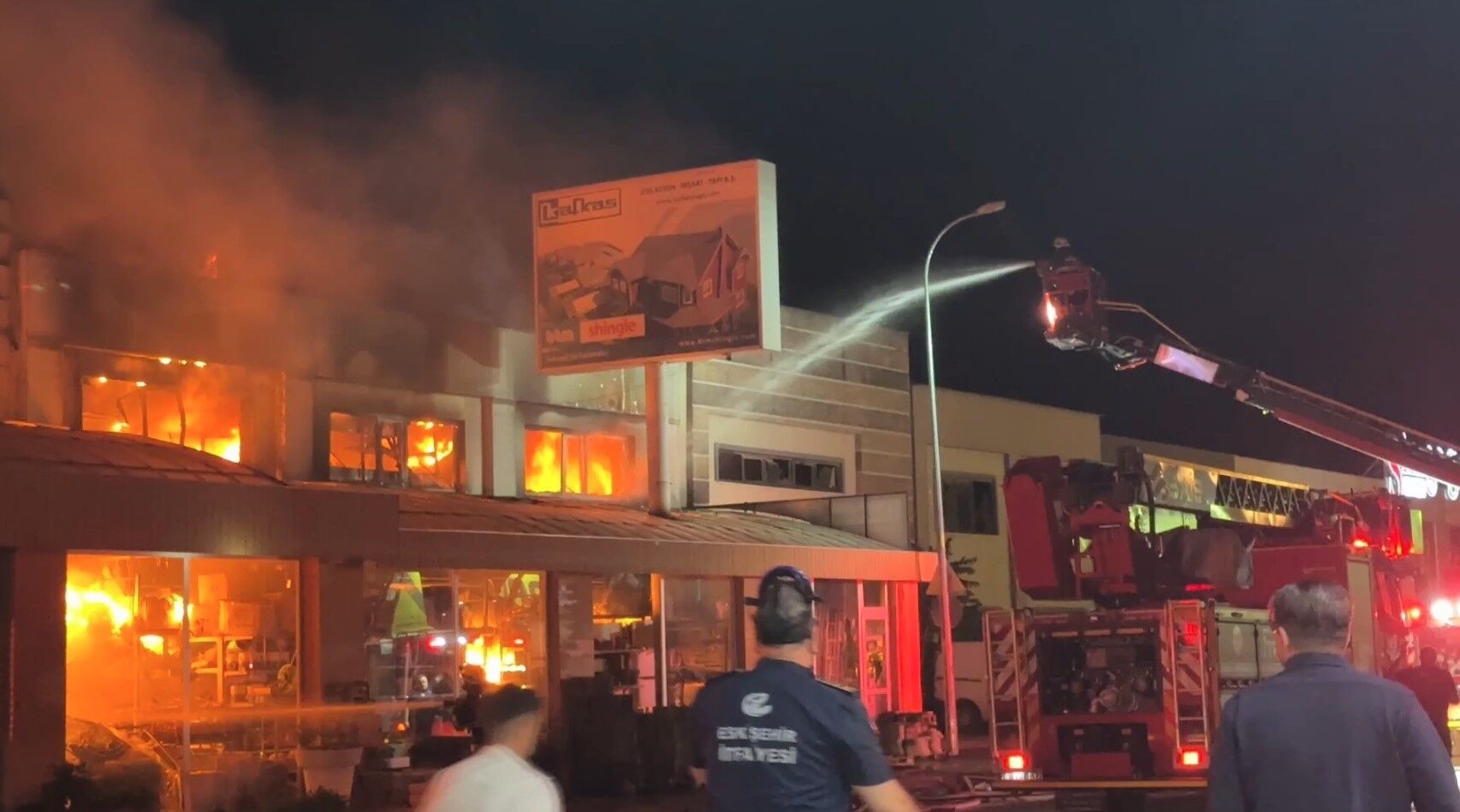 Eskişehir'de Korkutan Yangın! Alevlere Toma Ile Müdahale Edildi (3)