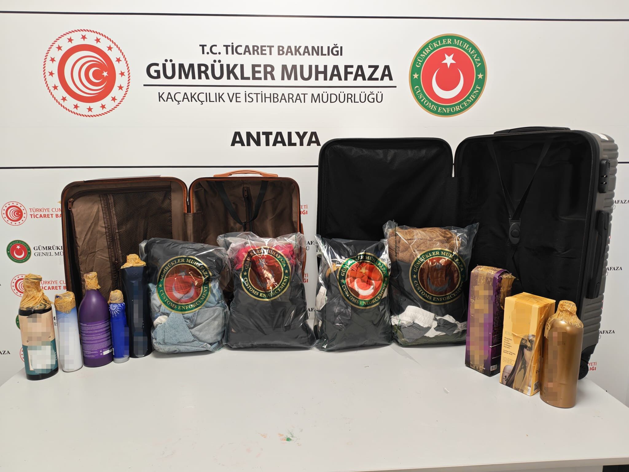 Gümrük Ekipleri Havalimanında Yakaladı! Valizlerden 18 Kilo 921 Gram Metamfetamin Çıktı