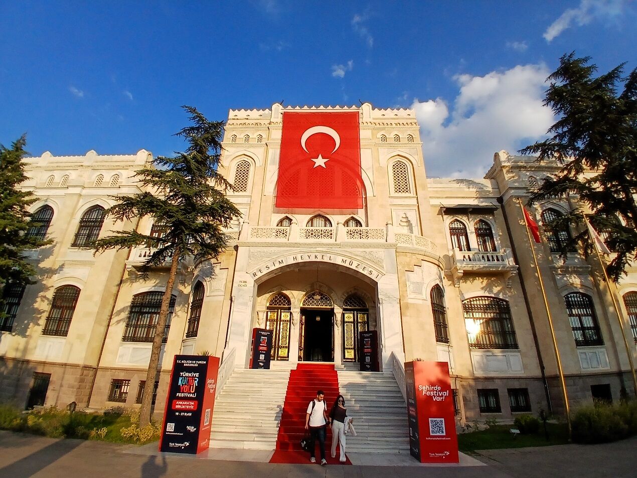 Karanlıkta Parlayanlar Uzay Fotoğrafları Sergisi Resim Heykel Müze Kültüryolu Festivali (1)