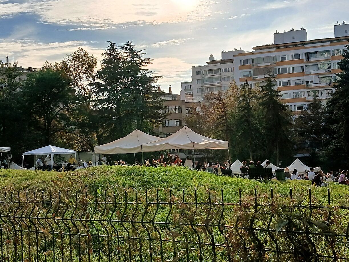 Karum Avm Çim Alan Yaratan Kadınlar Alışveriş Şenliği Festival Stant (1)