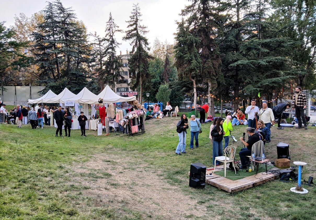 Karum Avm Çim Alan Yaratan Kadınlar Alışveriş Şenliği Festival Stant (7)
