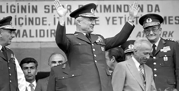 Kenan Evren2
