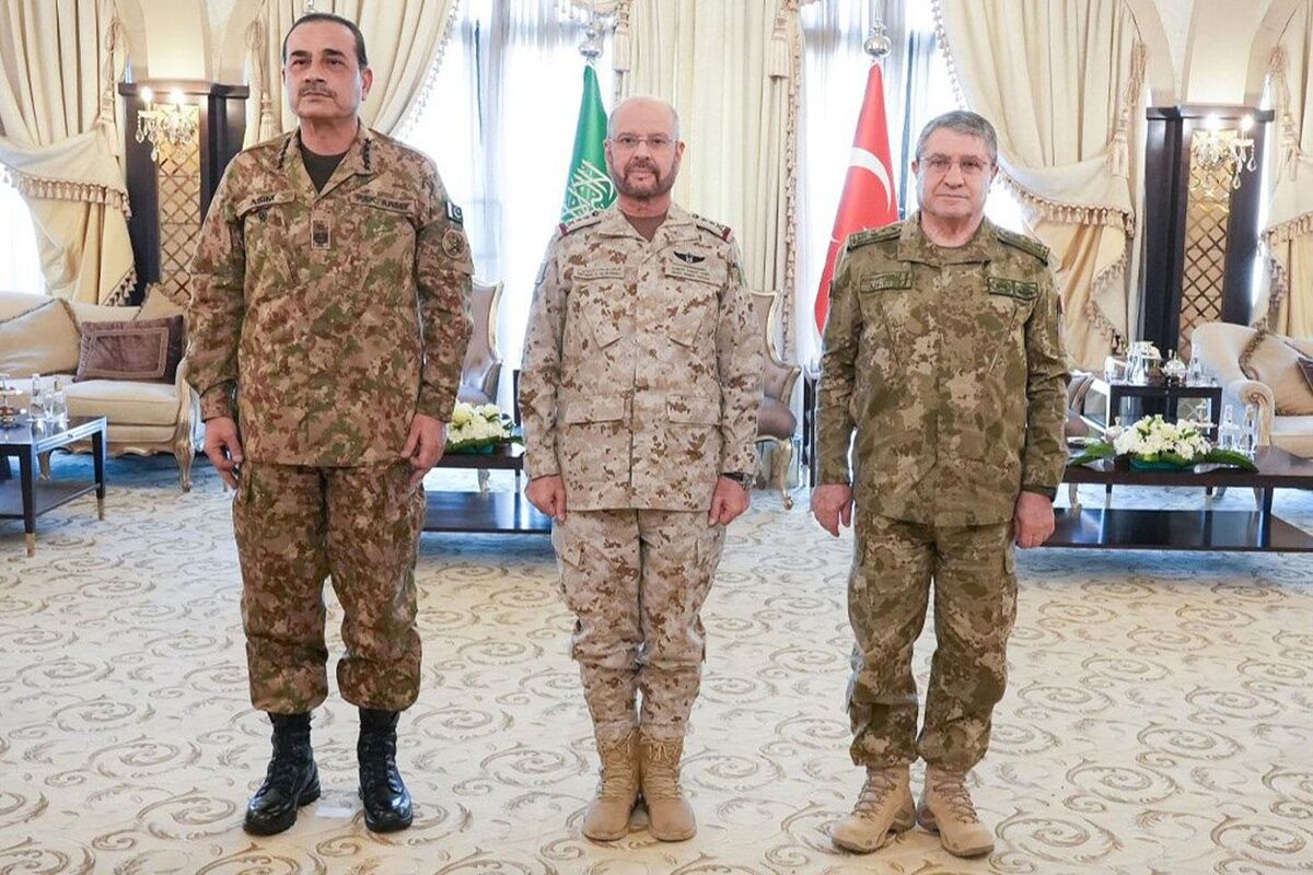 Suudi Arabistan’dan acil çağrı: Türkiye ve Pakistan’ın askeri komutanları Riyad’da toplandı