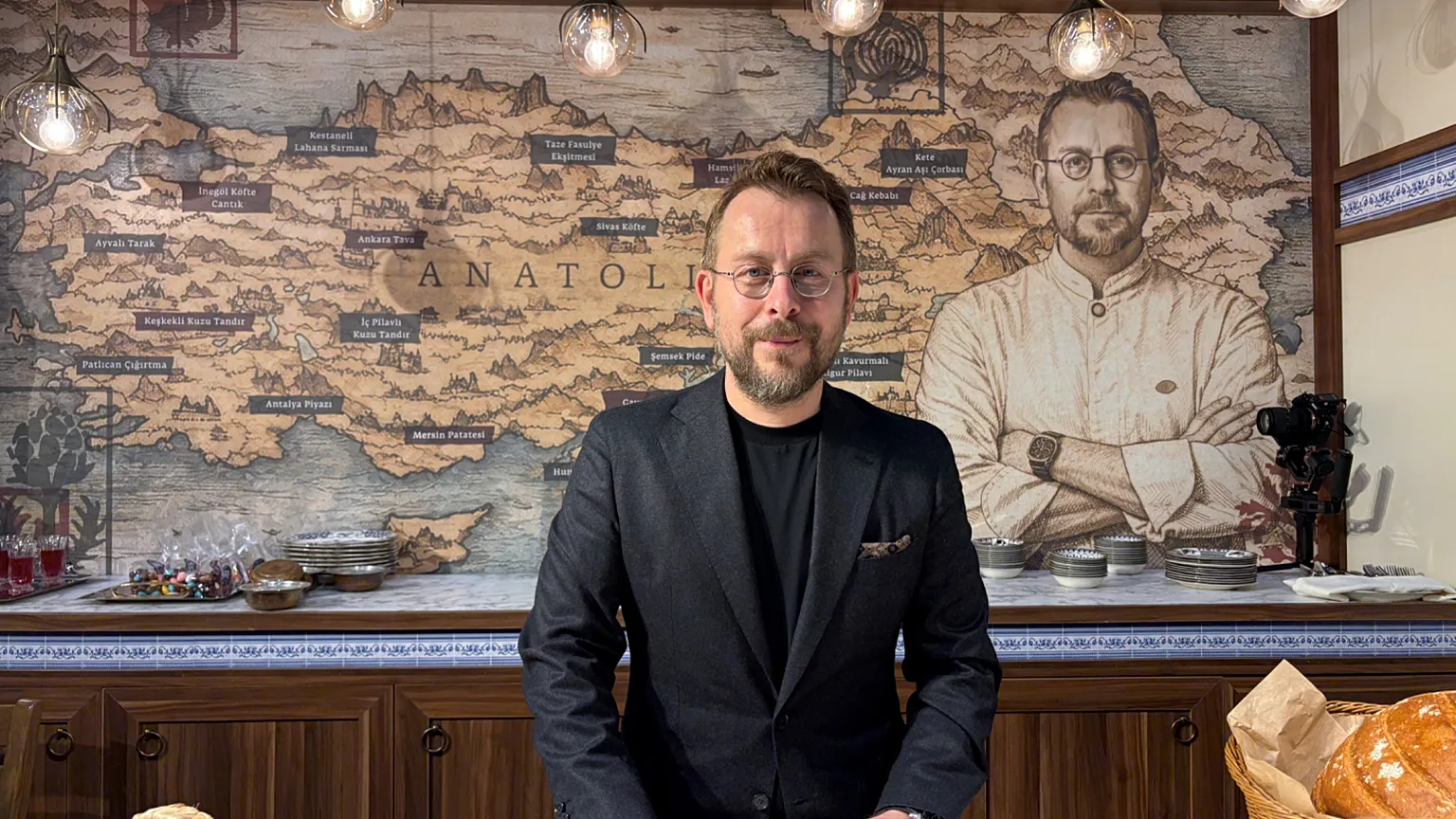 Ömür Akkor Annesi