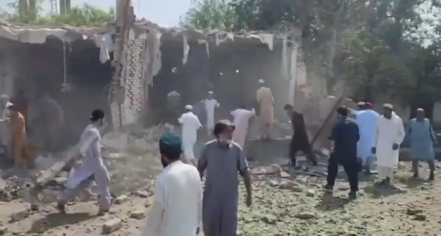 Cuma namazı sırasında peş peşe patlamalar: Pakistan’da 15 ölü, 50’den fazla yaralı