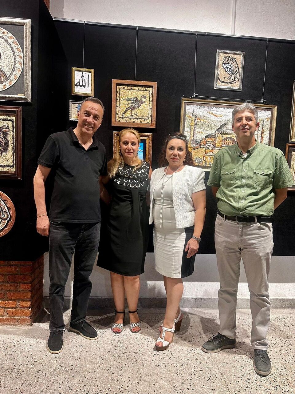 Sanatın Renkleri Ve Emeğin İzleri Sergisi Gülay Hazer (2)