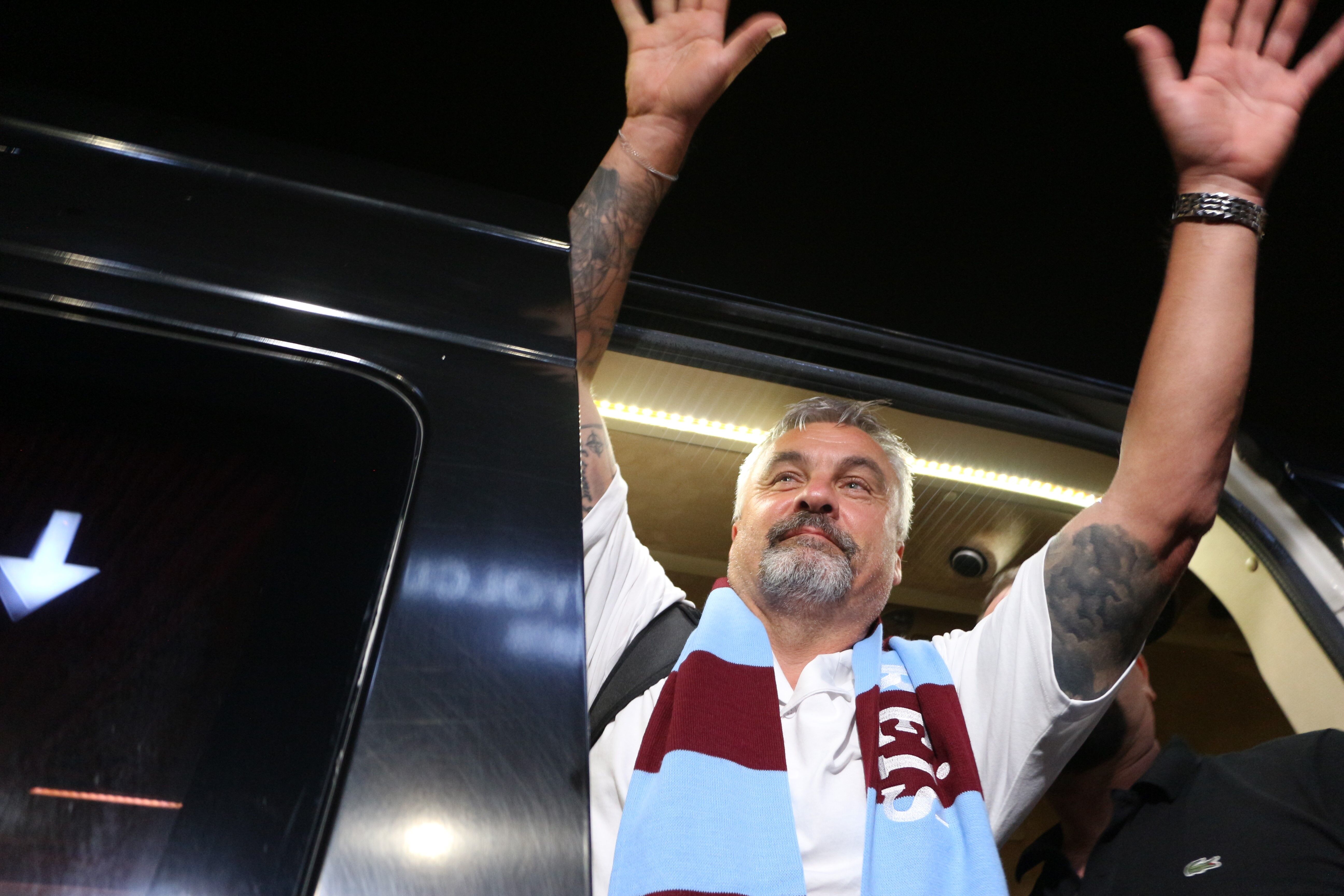 Trabzonspor’da Thomas Reis Hareketliliği! Alman Teknik Adam Trabzon’a Geldi (3)