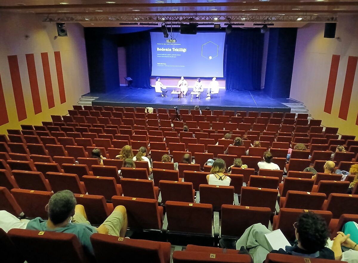 Türkiye’de Solo Dans Solo Performans Panel Cermodern (1)