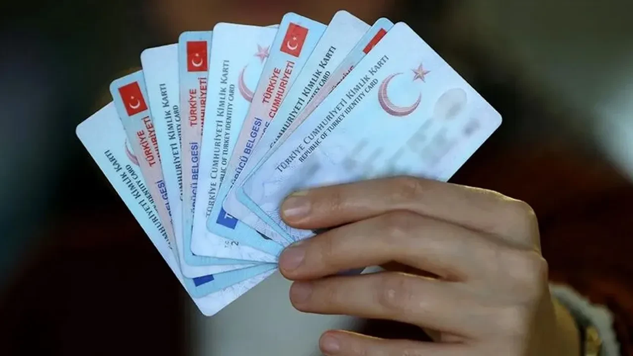 6 bin 134 kişinin vatandaşlığı iptal edildi: Usulsüz vatandaşlık soruşturmasında 26 tutuklama