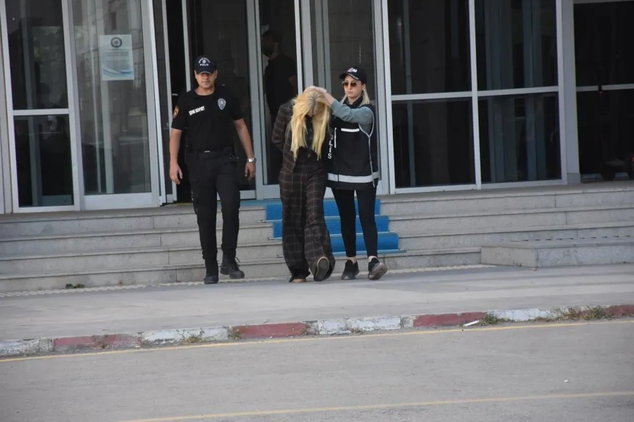 Vanli Kara Haydarin Esi Cagla Oz Adliyeye Sevk Edildi 3359242 202609141113 1