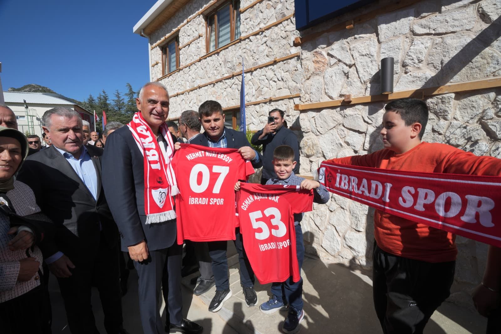 01 Kültür Ve Turi̇zm Bakani Mehmet Nuri̇ Ersoy (14)