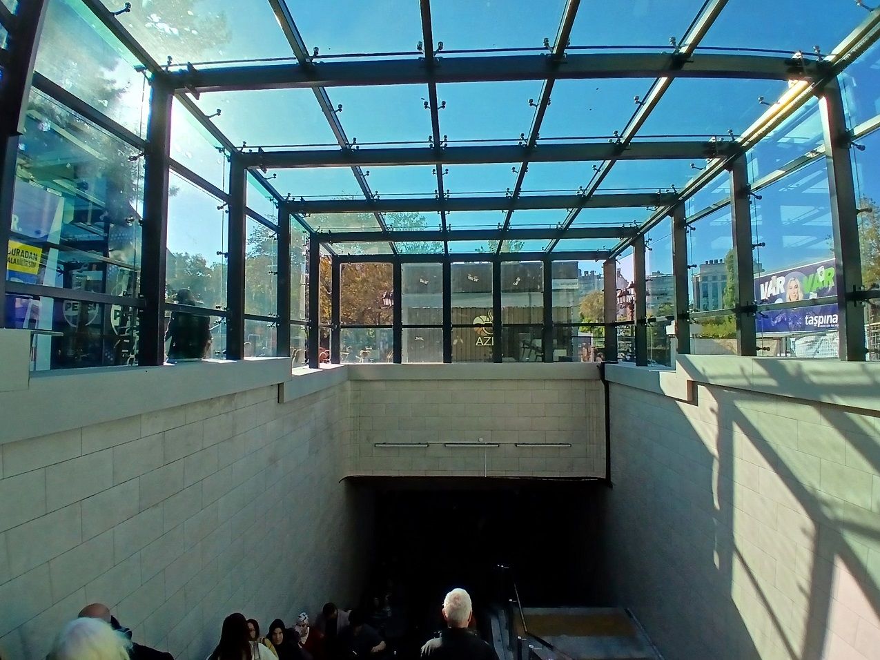 Abb Kent Estetiği Metro Giriş Çıkış Kanopi Üst Örtü Çalışması Yüksel Caddesi (1)