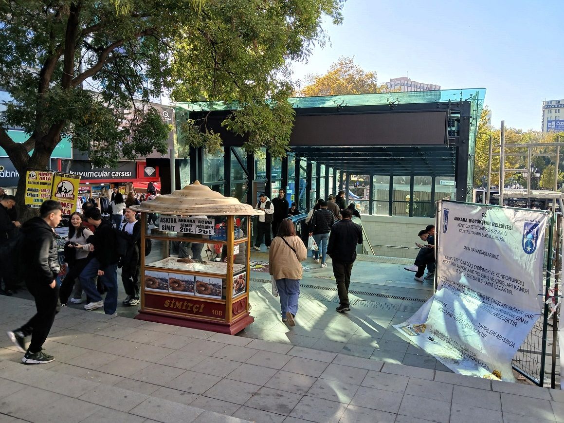 Abb Kent Estetiği Metro Giriş Çıkış Kanopi Üst Örtü Çalışması Yüksel Caddesi (3)