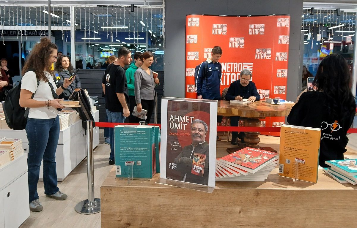 Ahmet Ümit Kitap Imza Günü Romanın Beş Günü Kızılay Metro Kitap Fuarı (3)