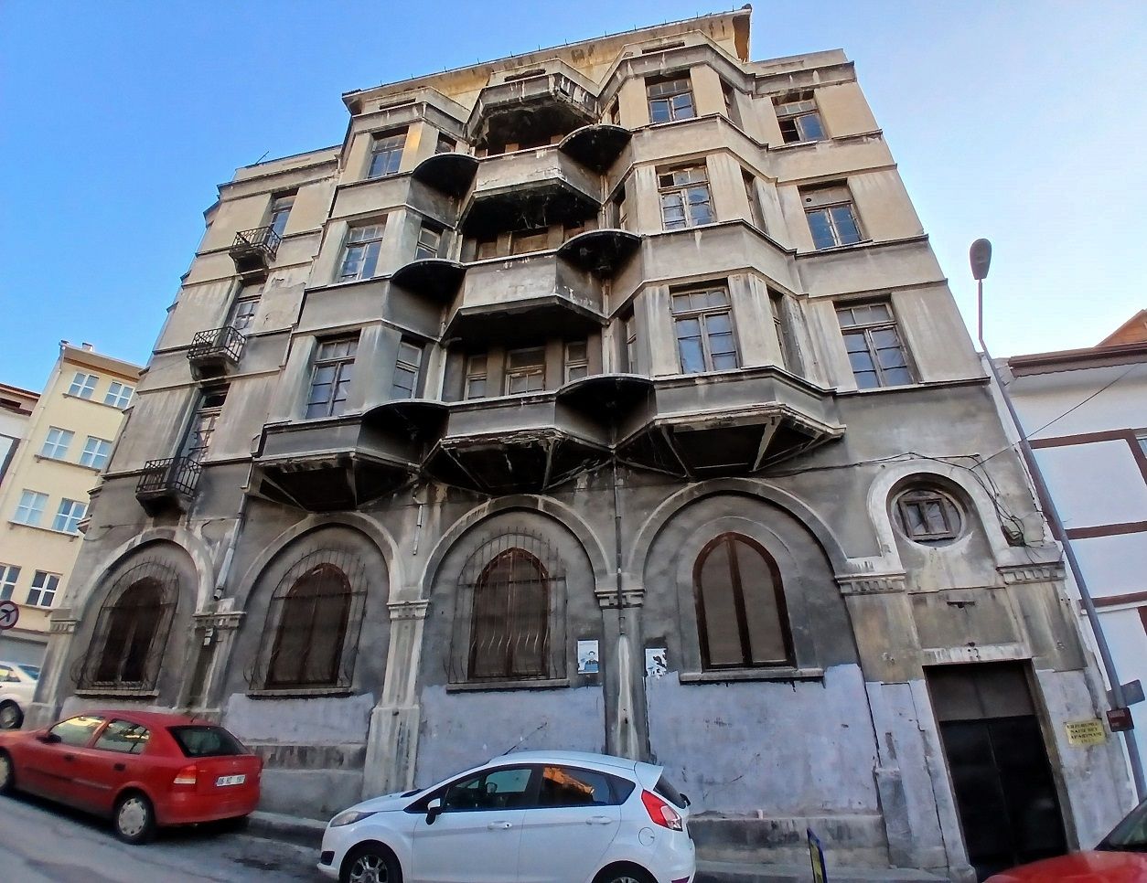 Ankara Kale Işıklar Cad Alataş Sk Erurumlu Nafiz Bey Apartmanı (3)