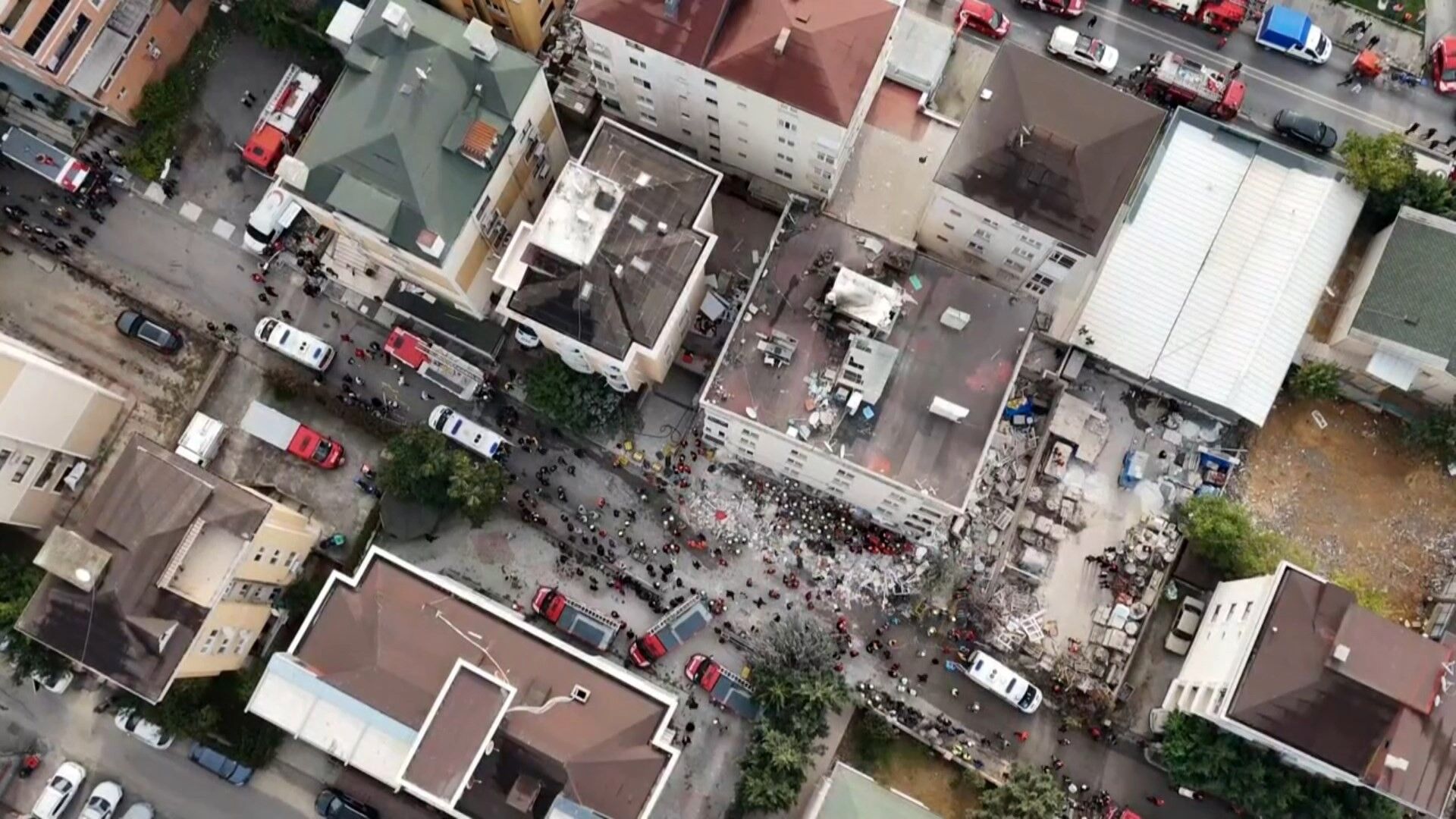 Istanbul Maltepe Bina Çökme (1)