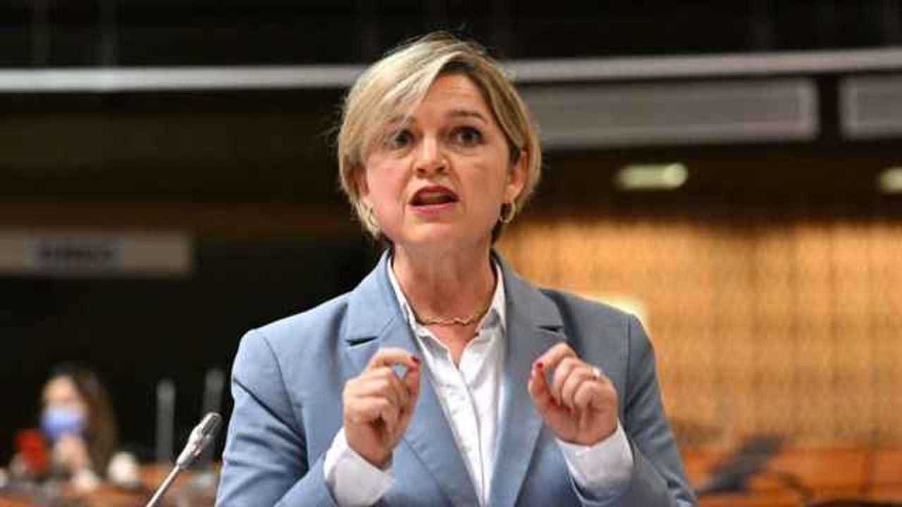 Selin Sayek Böke kimdir? Selin Sayek Böke kaç yaşında, nereli? Selin Sayek Böke CHP MYK'dan neden istifa etti? Selin Sayek Böke istifa mı etti?