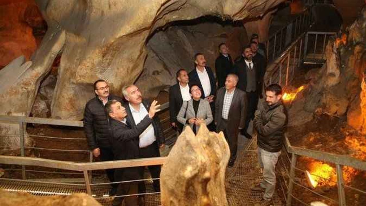 Taşocağı çalışmaları sırasında keşfedilmişti, şimdi Ankara'nın en turistik merkezi oldu, Tulumtaş Mağarası nerede?, Tulumtaş mağarasına nasıl gidilir? Tulumtaş mağarasının özellikleri nelerdir?