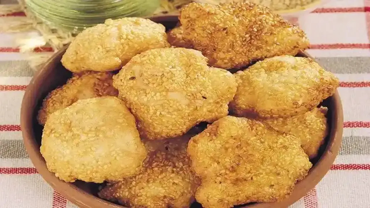Lezzetiyle anne pişisini geride bırakan tarif: Simit tadında susamlı pişi!