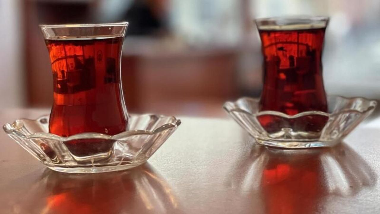 Dünyaca ünlü çay demleme uzmanı doğru çay nasıl demlenir anlattı!
