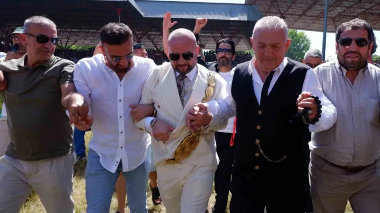 Kırkpınar ağalığı ihalesini Ufuk özünlü kazandı: Ödediği bedel ise dudak uçuklattı!