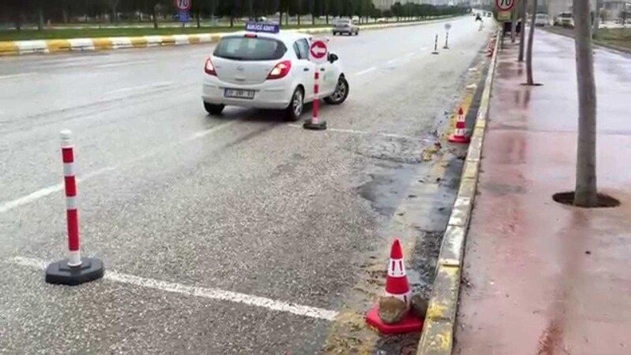 Çin'de ehliyet sınavında geçilmesi gereken o yol görenleri sıkıntıya soktu