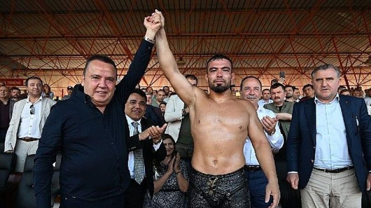 Yusuf Can Zeybek’in eşi kimdir? Sümeyya Zeybek Kimdir? Yusuf Can Zeybek Alevi mi?