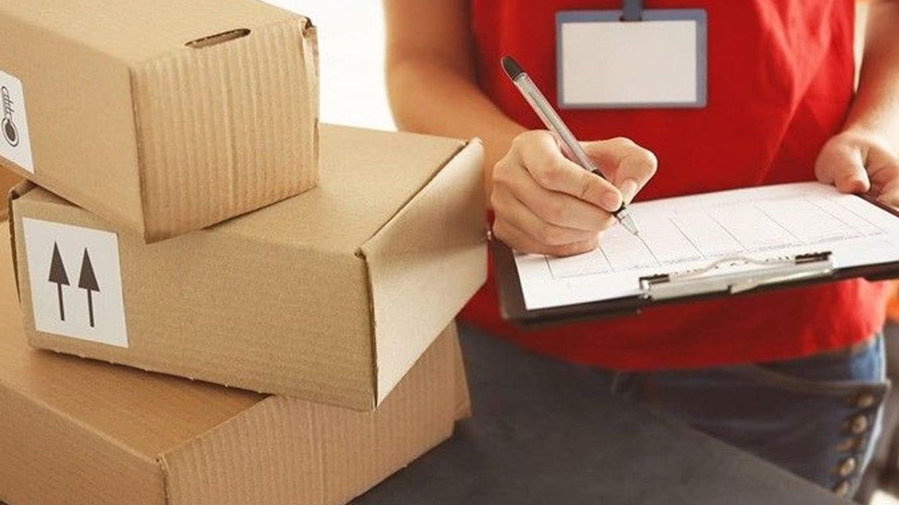 Kargo alırken atılan imzaya dikkat! Dolandırıcıların bu yöntemi hayatınızı karartabilir!